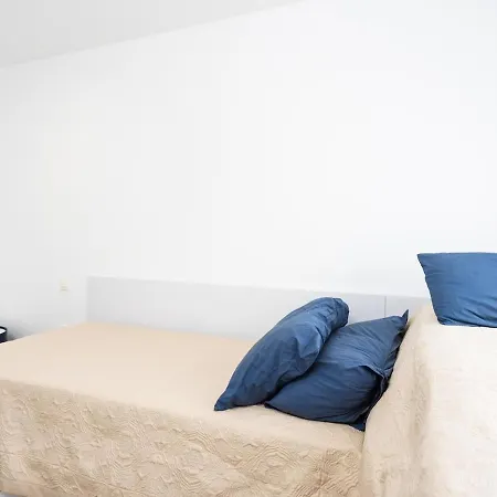 El Pisito De Montse شقة