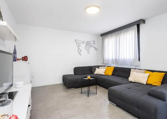 El Pisito De Montse Apartment *